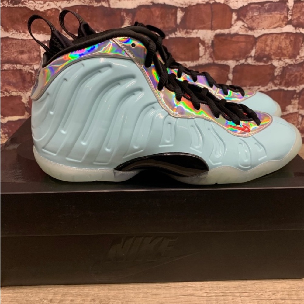 Nike Kids Sneakers - Iridescent and Light Blue 5Y Nike little foam posite one GS